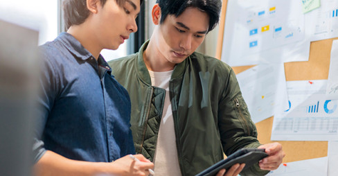 men meeting SH009 cropped