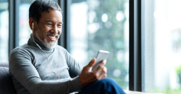 man with phone SH007