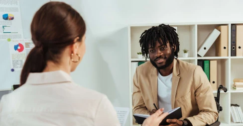 people meeting one on one SH001